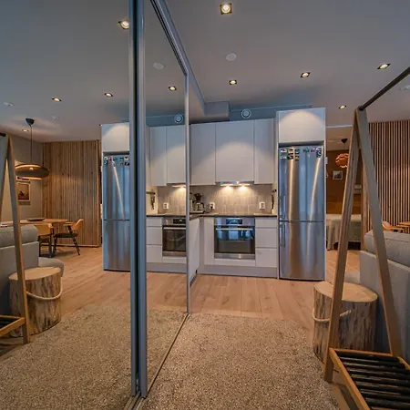 Platinum Aurora לוי